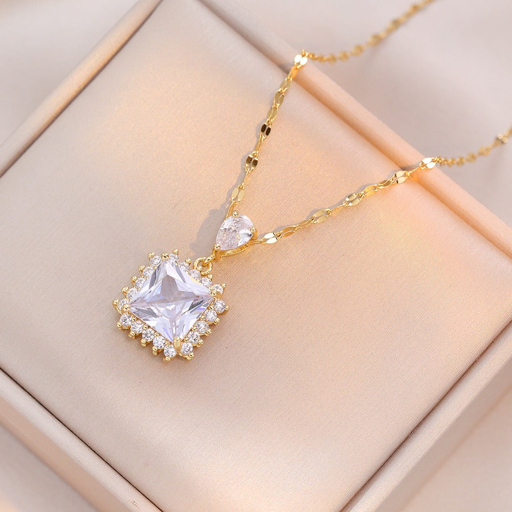 Square zircon high-end light luxury geometric titanium steel design high-end temperament female collarbone chain